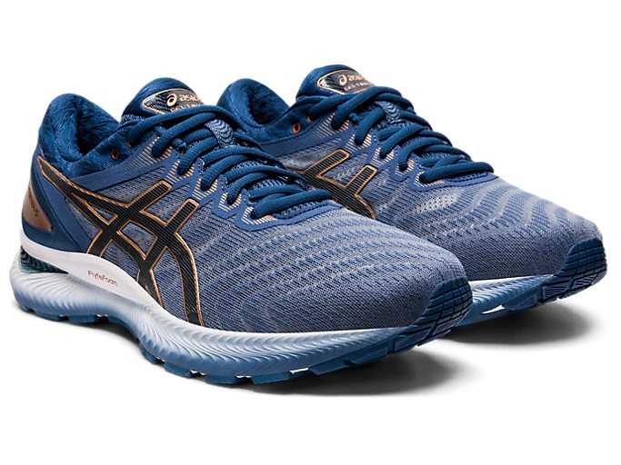 Asics Nimbus 22 avant trois quarts