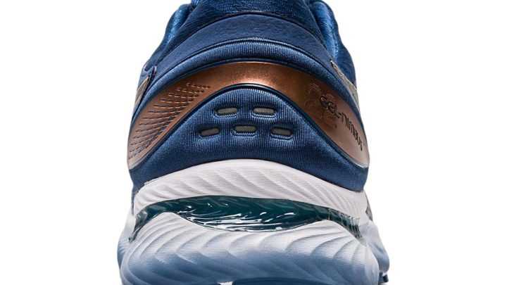 Asics Nimbus 22 derrière