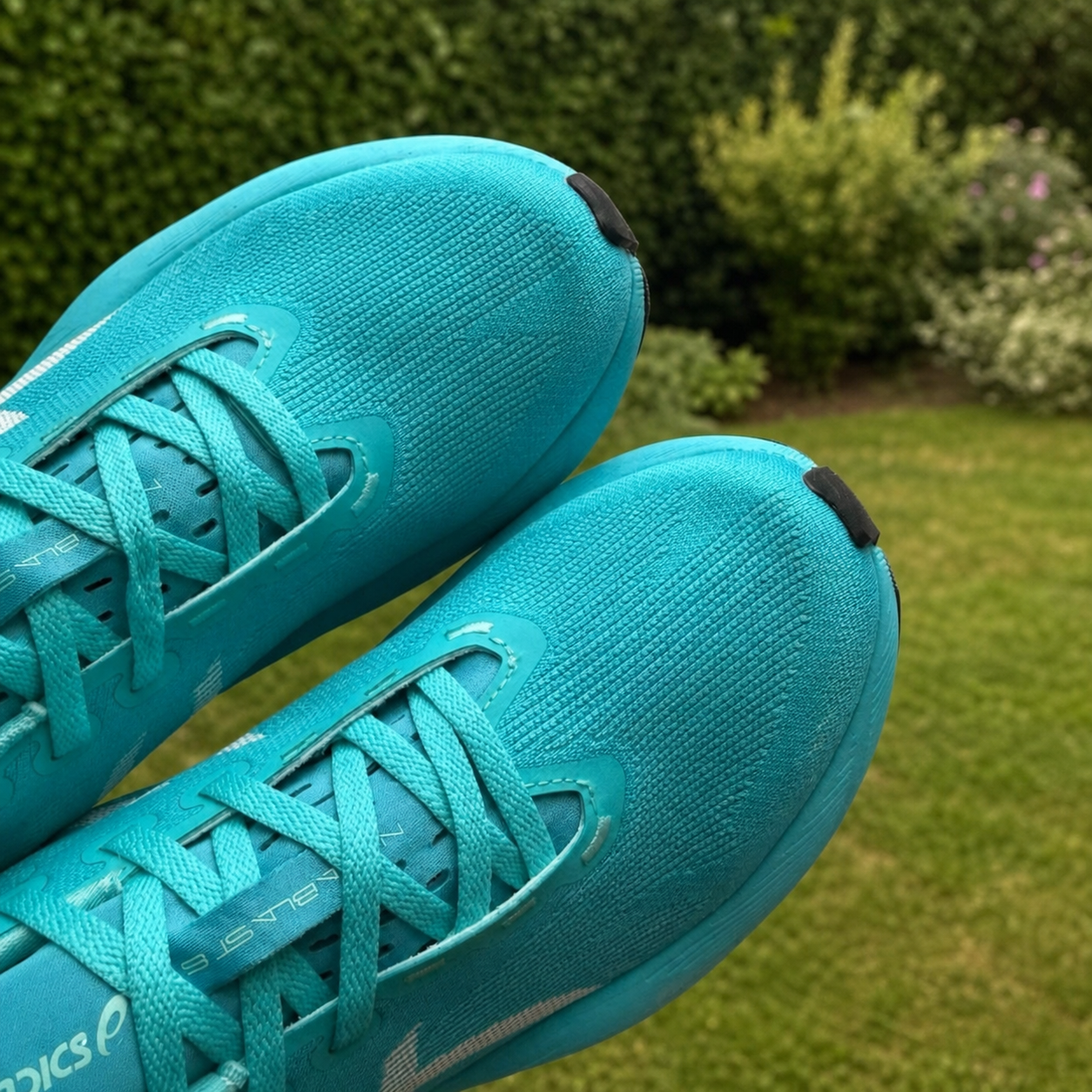 Détail de la toe-box et du mesh de l’ASICS Novablast 6