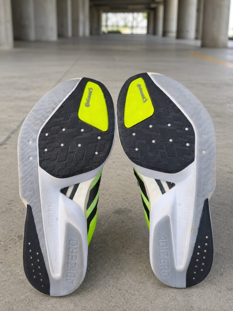 Semelles Continental et Lighttraxion des adidas Adizero Boston 13