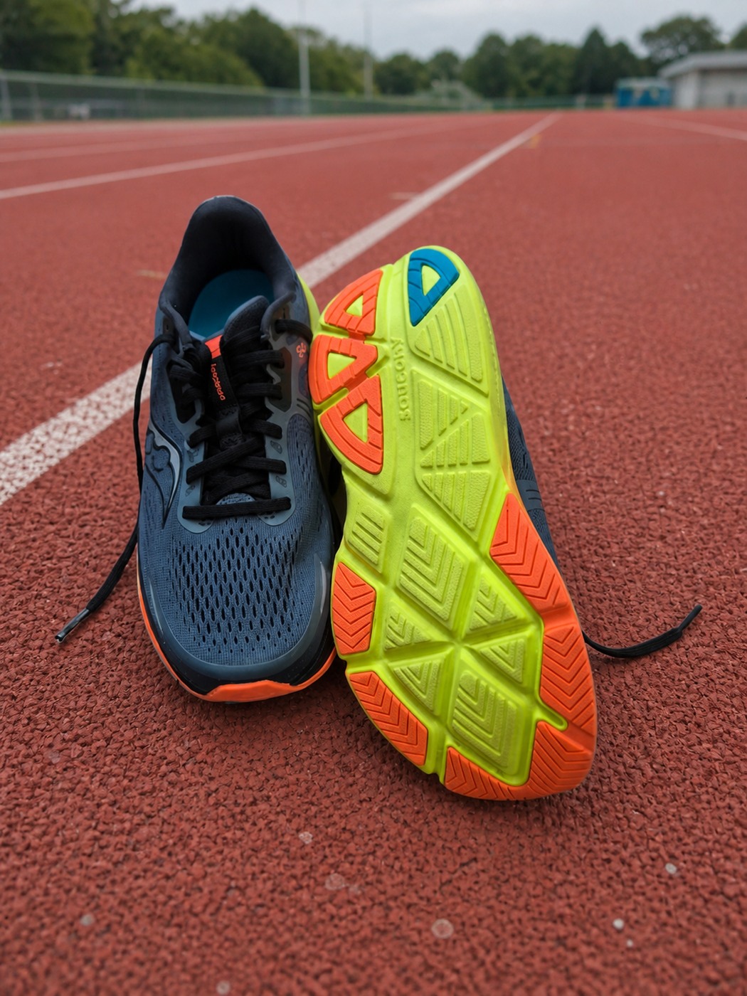 Détail de la Saucony Guide 18