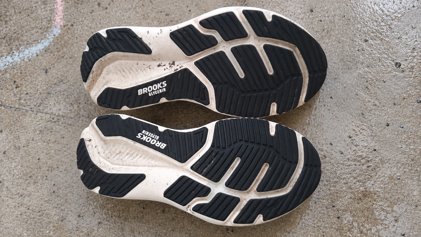 Semelles extérieures des Brooks Glycerin 23 après 327 kilomètres